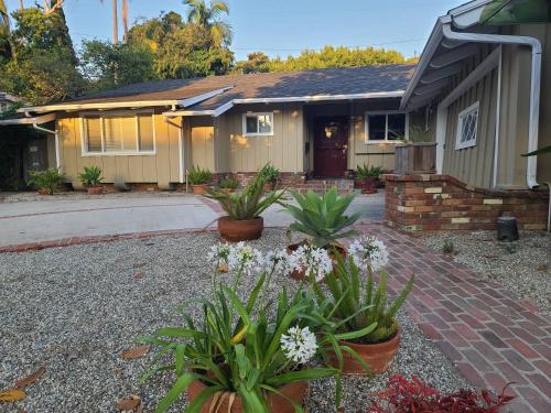 Westside Retreat w Yard, Grill, Hot Tub, Near Sofi Stadium, LAX, and the Beach photo 32
