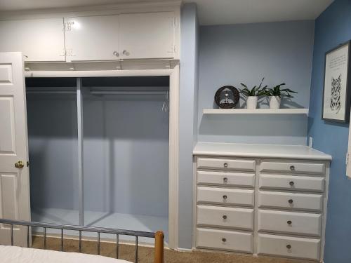 Westside Retreat w Yard, Grill, Hot Tub, Near Sofi Stadium, LAX, and the Beach photo 25