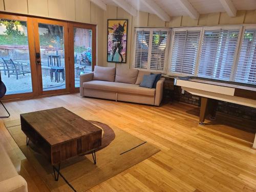 Westside Retreat w Yard, Grill, Hot Tub, Near Sofi Stadium, LAX, and the Beach photo 49