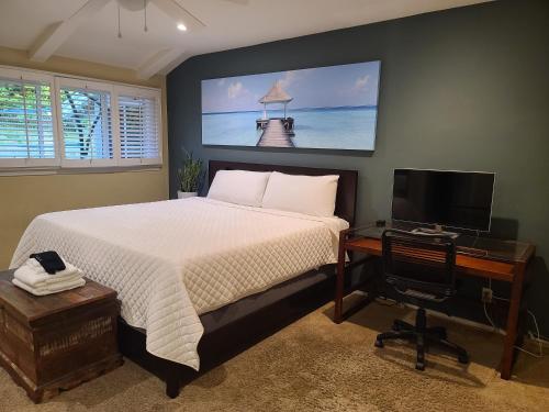 Westside Retreat w Yard, Grill, Hot Tub, Near Sofi Stadium, LAX, and the Beach photo 27