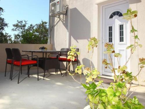 Apartments Dubreta - Superior Two Bedroom Apartment with Balcony 2nd Floor