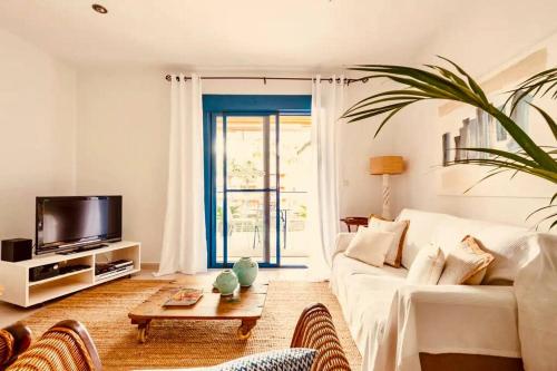 Bright Apartment ideal for long stays