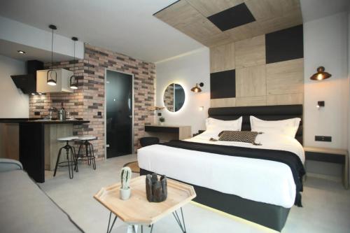 Athinais Luxury Apartments