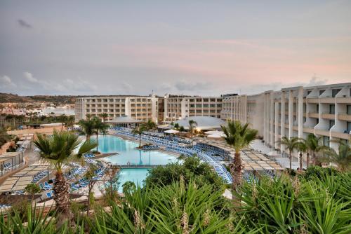 Bazén v ubytování db Seabank Resort + Spa All Inclusive nebo v jeho okolí