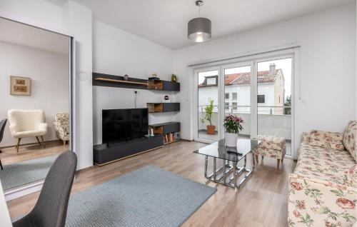 1 Bedroom Stunning Apartment In Dramalj