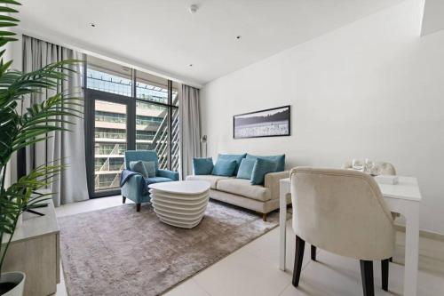 Chic Living 1 BHK with Beach Access