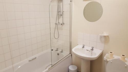 A bathroom at Star And Garter 