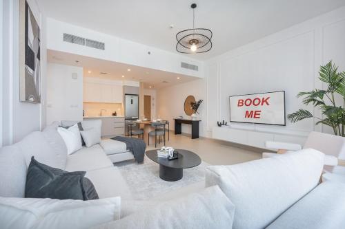 Free housekeeping visits during your stay - StayShort - Captivating 1BR apartment in Dubai Creek Harbour