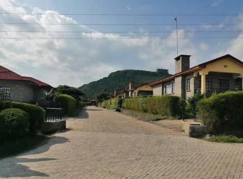 Pemandangan gunung umum atau pemandangan gunung yang diambil dari apartmen
