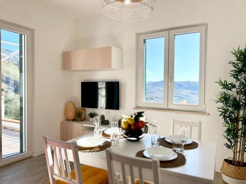 Nespecifikovaný výhled na hory nebo výhled na hory při pohledu z apartmánu