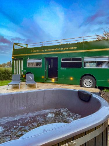 Imagen de la galería de Bed&Bus met dakterras, en Rucphen