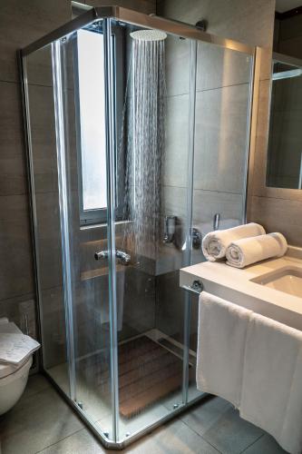 Et badeværelse på Z-Villas Beach Hotel