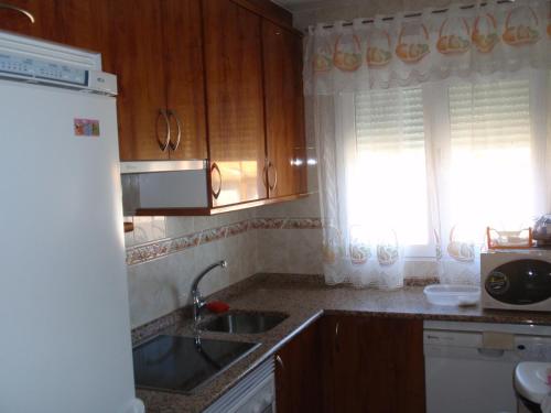 A kitchen or kitchenette at Casa Rural El Castillo