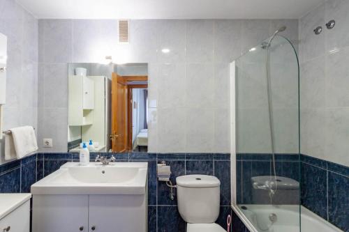 Kúpeľňa v ubytovaní Livingtarifa Apartamento La Duna