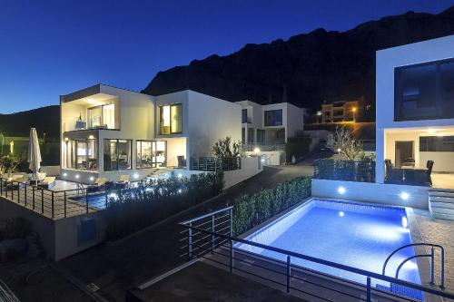 Modern Villa Selina Nera with Heated Pool & Sea View in Makarska