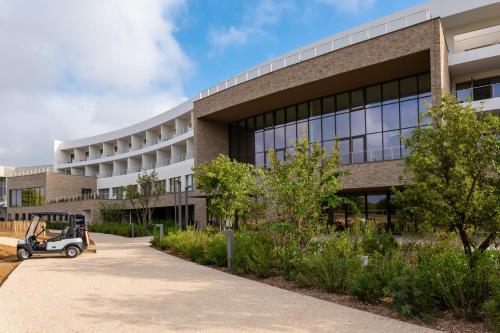 Hôtel Horizon Resort Massane & Spa — Property building