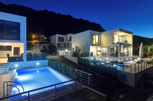 Modern Villa Selina Nera with Heated Pool & Sea View in Makarska