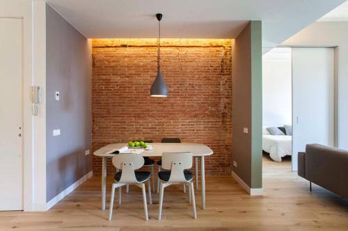 A seating area at DestinationBCN Universitat Apartments