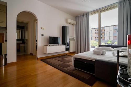 5 Min From Trastevere Rome Chic Apartment