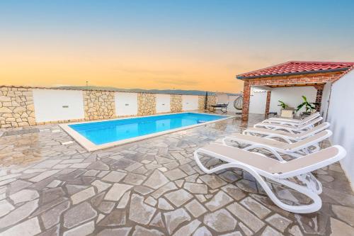 Imagen de la galería de Holiday Home Meri, en Pridraga
