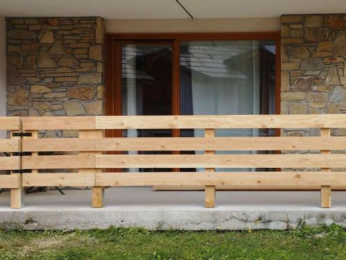 Studio aux Orres 1800m avec Piscine, Terrasse, et Accès Direct aux Pistes - FR-1-322-525