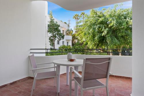 Panoramic Sea View Apartment with Pool