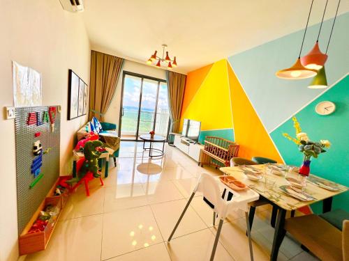 Χώρος καθιστικού στο LEGOLAND ELYSIA PARK 2 BEDROOM with Luxe Pool Cozy Stay