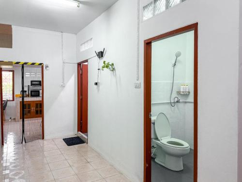 Ένα μπάνιο στο Ao Luek Hometel - Whole House Accommodation