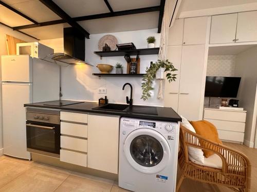 Dapur atau dapur kecil di Apartaestudio muy próximo Valencia