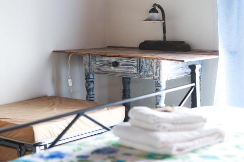 Un ou plusieurs lits superposés dans un hébergement de l'établissement Affittacamere Borgo degli Artisti boutique rooms