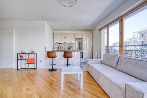 Charmant F2 lumineux à Colombes