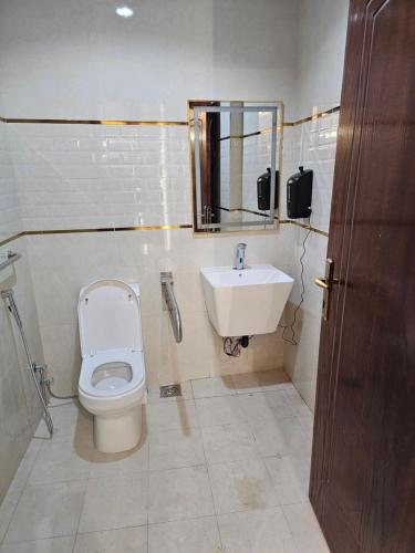 Koupelna v ubytování Ajyal Al Madina Hotel 3