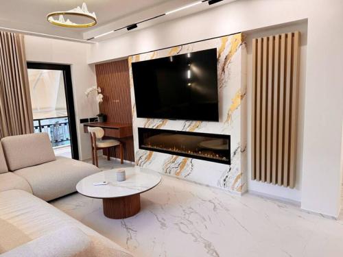 EcoStay Celebrity 2 BDR luxurious apartment by the sea#