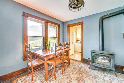 Imagen de la galería de Pet-Friendly Catskills Retreat Fire Pit and Deck!, en Grand Gorge