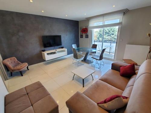 T3 avec parking et balcon-Groupama Stadium-Eurexpo