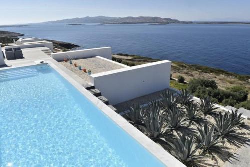 Gambar di galeri bagi Luxury villa-The Edge di Sarakíniko