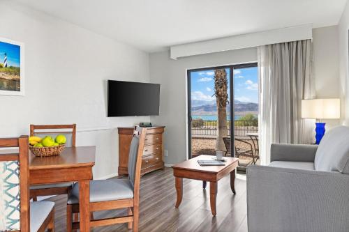 TV a/nebo společenská místnost v ubytování WorldMark Havasu Dunes