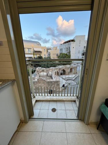 Μπαλκόνι ή βεράντα στο Near flea market and beach