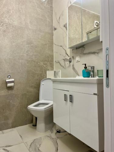 Koupelna v ubytování Ruby Modern Central Apartment