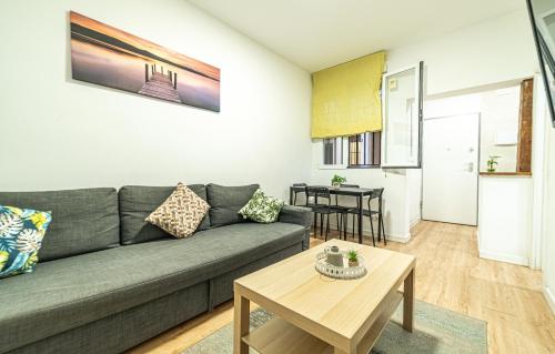 New flat , modern , wifi, 10min sol, 5 Reina Sofia