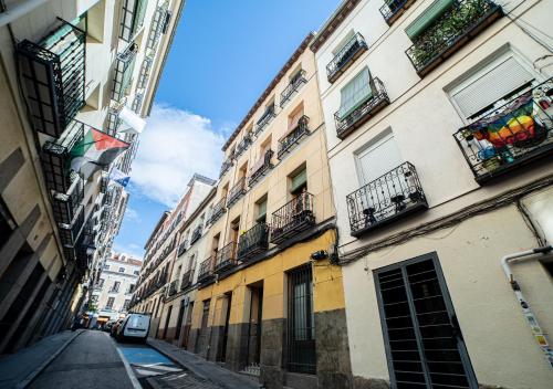 New flat , modern , wifi, 10min sol, 5 Reina Sofia