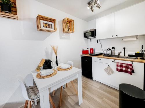Η κουζίνα ή μικρή κουζίνα στο Cozy Studi Apartment - Kaiserslautern