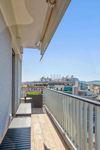 Three-Bedroom Elegant City Living