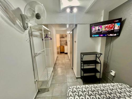 BE3 Apartamento nuevo! Cocina y baño privado! A 2`metro Sants