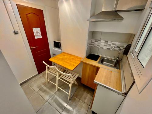 BE3 Apartamento nuevo! Cocina y baño privado! A 2`metro Sants