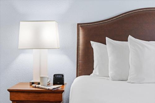 Postel nebo postele na pokoji v ubytování WorldMark Havasu Dunes