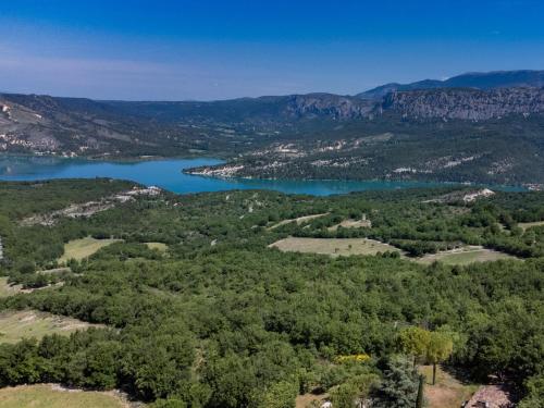Φυσικό τοπίο κοντά σε αυτή η παραθεριστική κατοικία