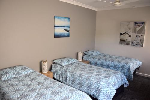 Ένα ή περισσότερα κρεβάτια σε δωμάτιο στο Astor Apartment 2 - Bring your own linen