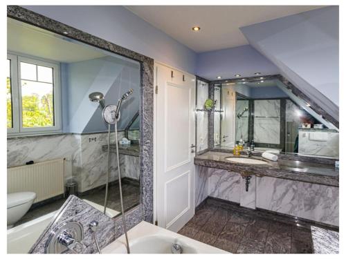 Koupelna v ubytování La Cigale Comfortable holiday residence