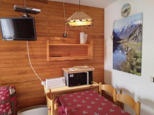 Studio fonctionnel 4 pers - Proche pistes et commerces - Animaux admis - Parking inclus